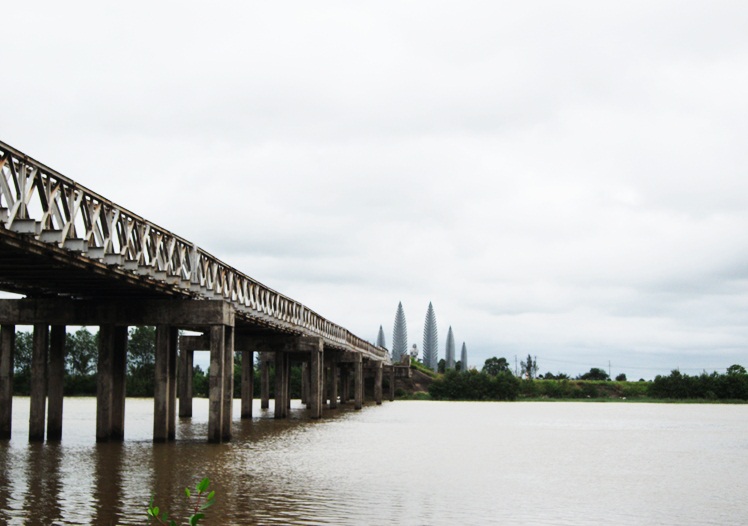 Ben Hai River at DMZ in Quang Tri