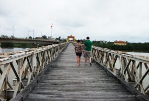 11Hien Luong Bridge at DMZ Vietnam