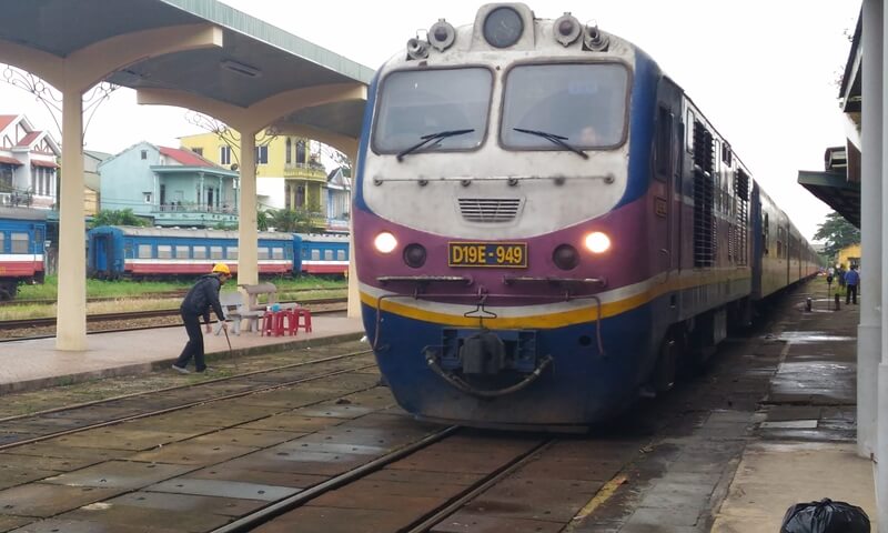 Vietnam train