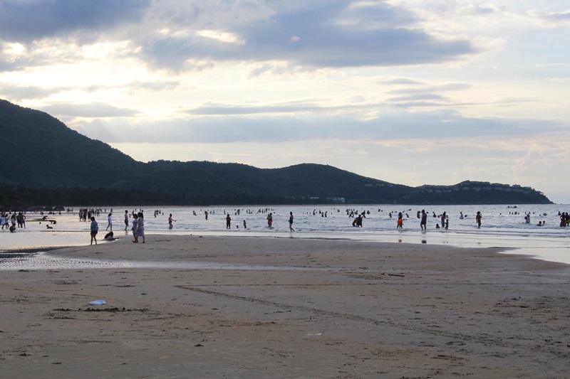 canh duong beach in hue vietnam