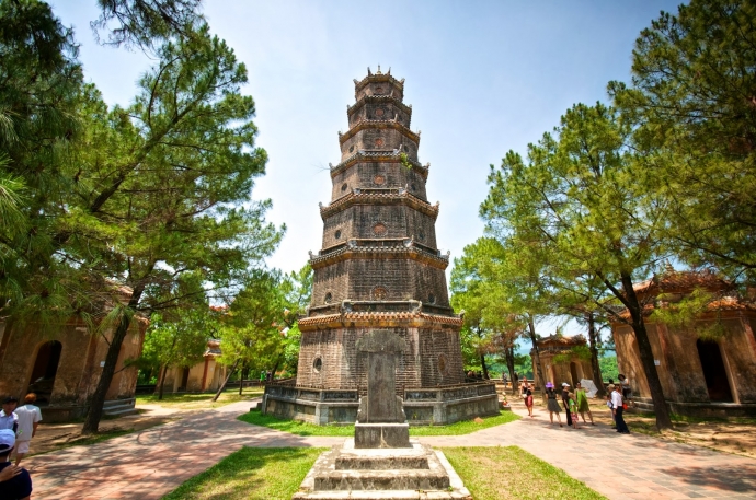 11Thien Mu Pagoda