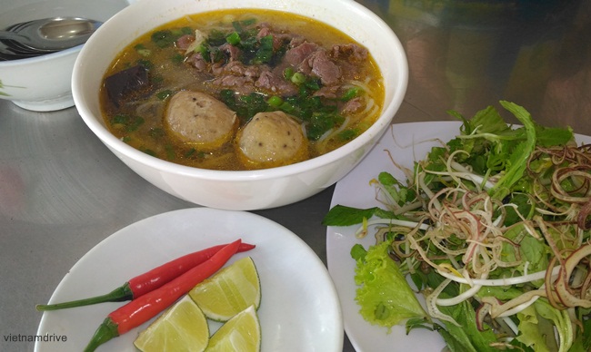 Bun Bo Hue Recipe - How To Cook Beef Noodle Soup Easily