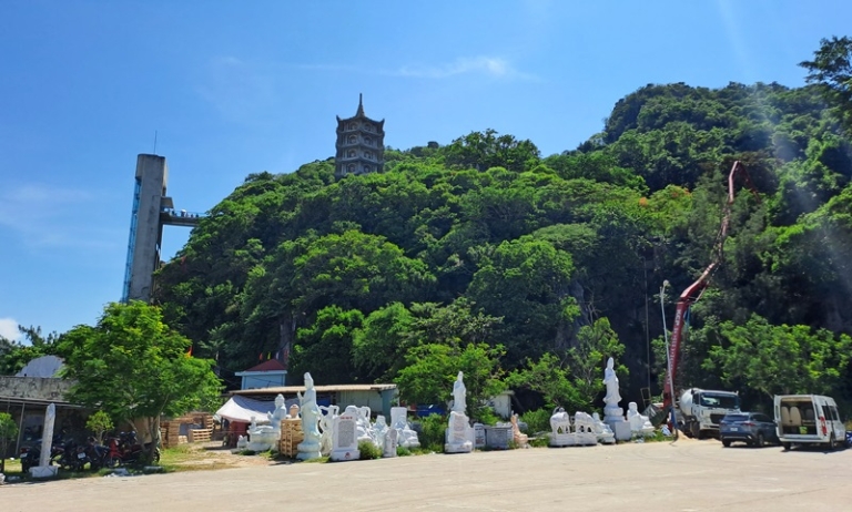 marble mountains in danang city