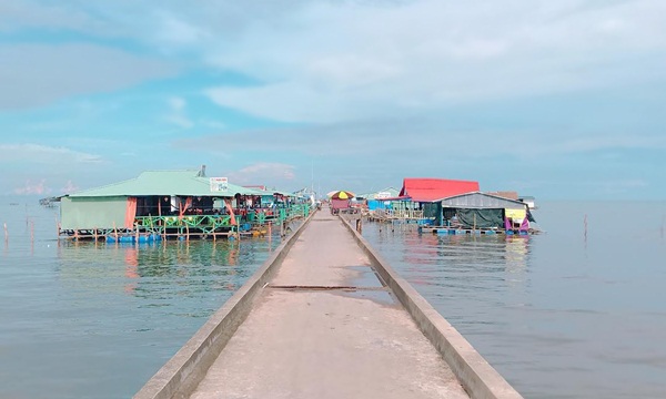 ham ninh fishing village