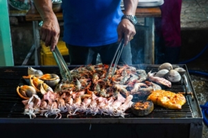 taste seafood in phu quoc night market