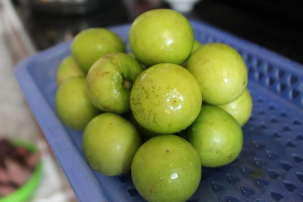 vietnamese green apples