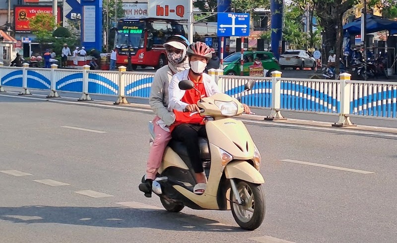 face mask in vietnam