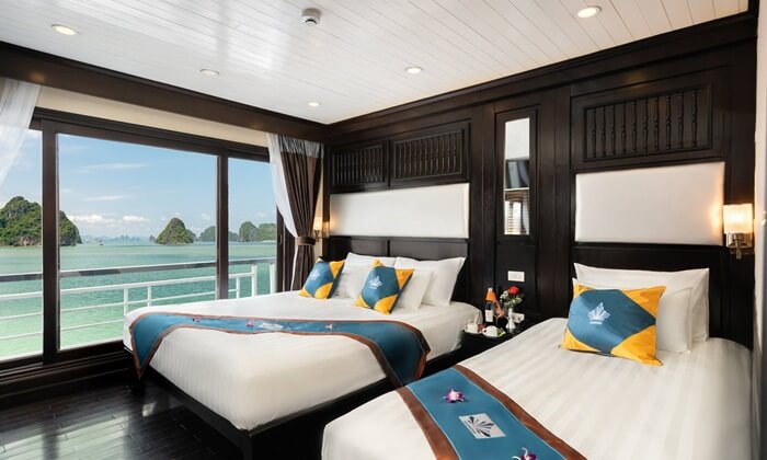 aquamarine cruise deluxe room