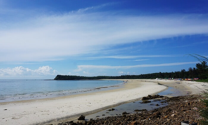 beach in bai tu long