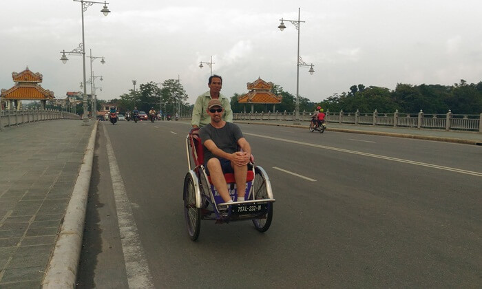 cyclo in vietnam