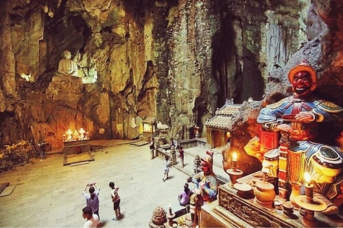 huyen khong cave in da nang city