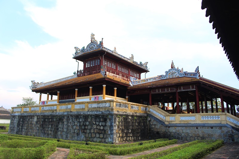 palace in imperial city hue