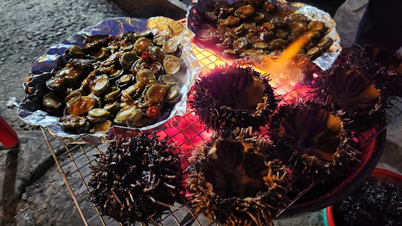 seafood in cham island